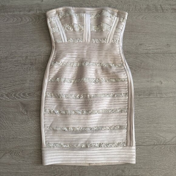 BCBGMaxAzria Dresses & Skirts - BCBGMAXAZRIA Strapless Mini Bandage Dress Champagne Sequin Size 0
